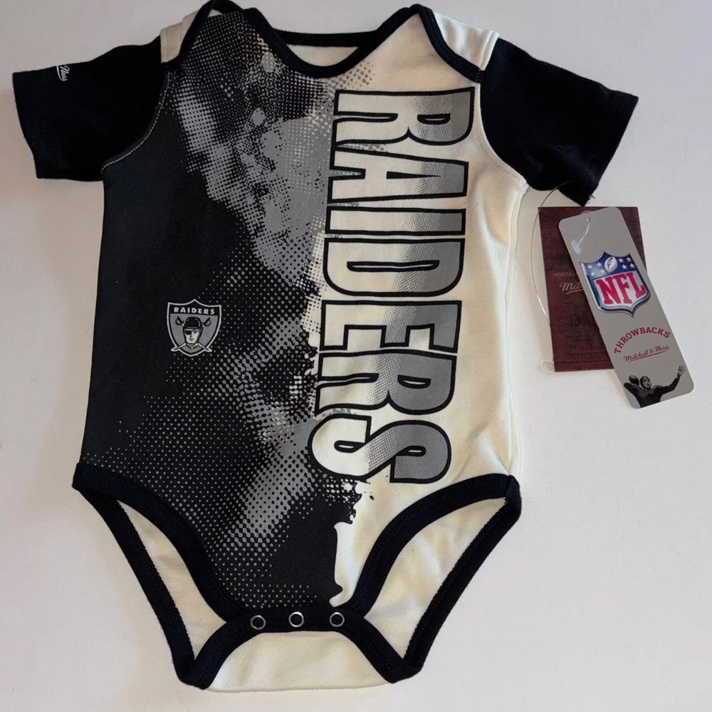 RAIDERS ONESIE 12M NEW Raiders Infant Bodysuit - Black and Cream 12 Months NWT